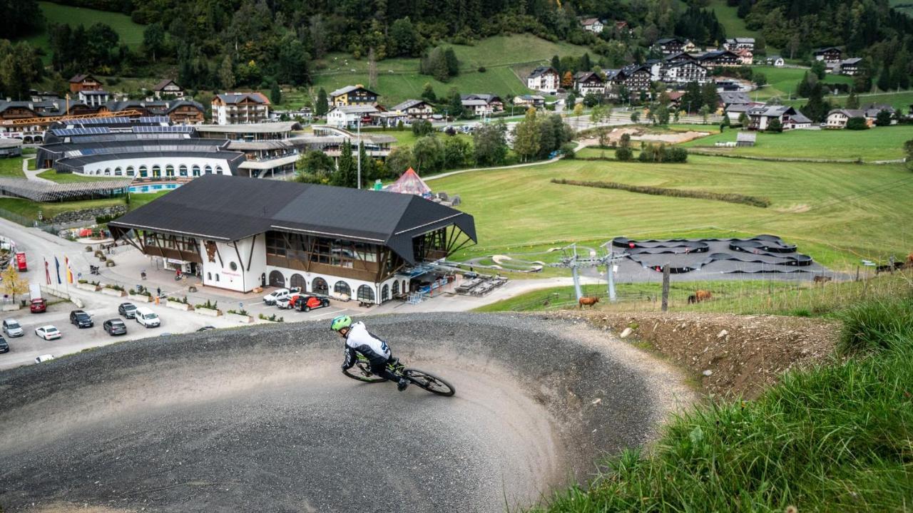 Hotel Kirchenwirt Bad Kleinkirchheim Eksteriør billede